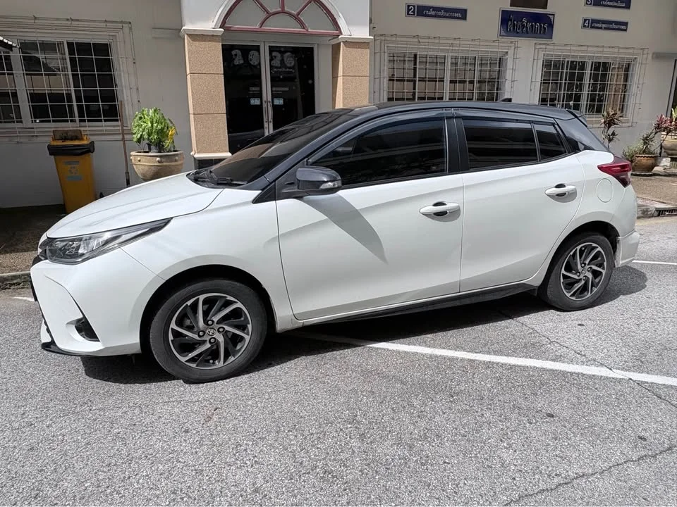 Toyota Yaris III 3