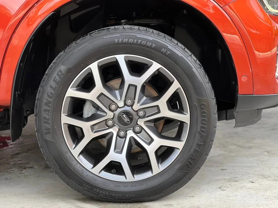 2022 Ford Everest III 3