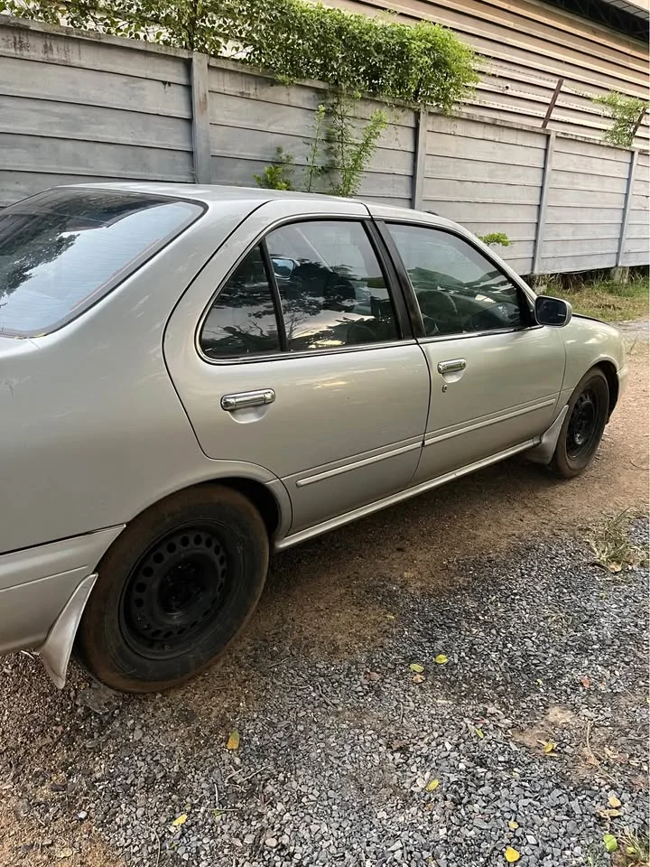 2000 Nissan Sunny IV 2