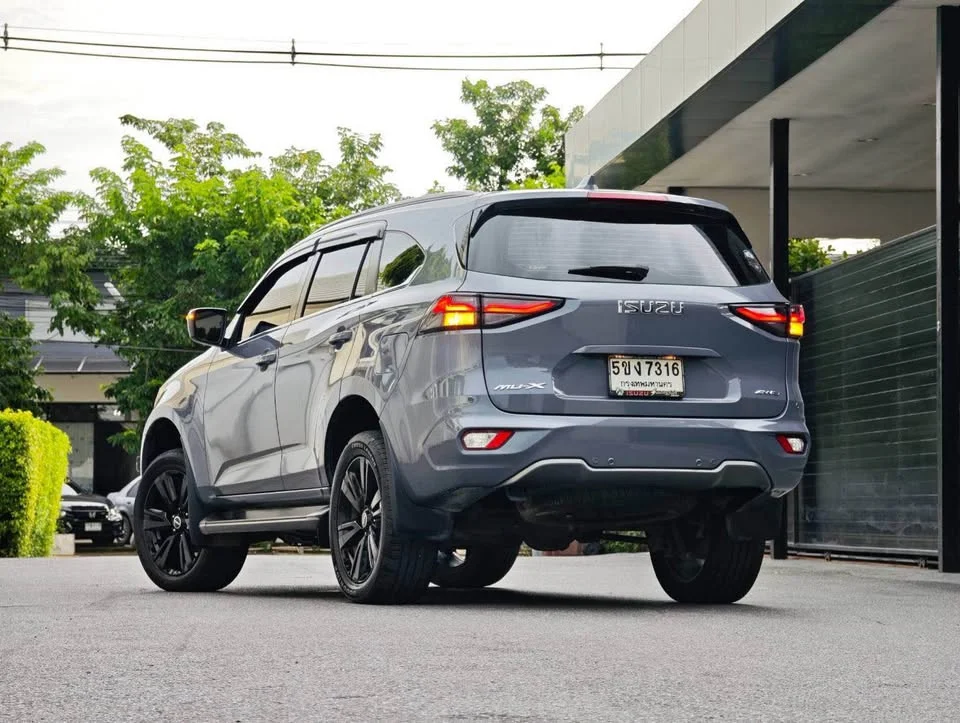 2024 Isuzu MU-X II 2