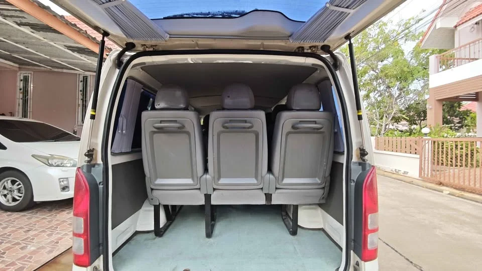 2009 Toyota HiAce V (H200) 2