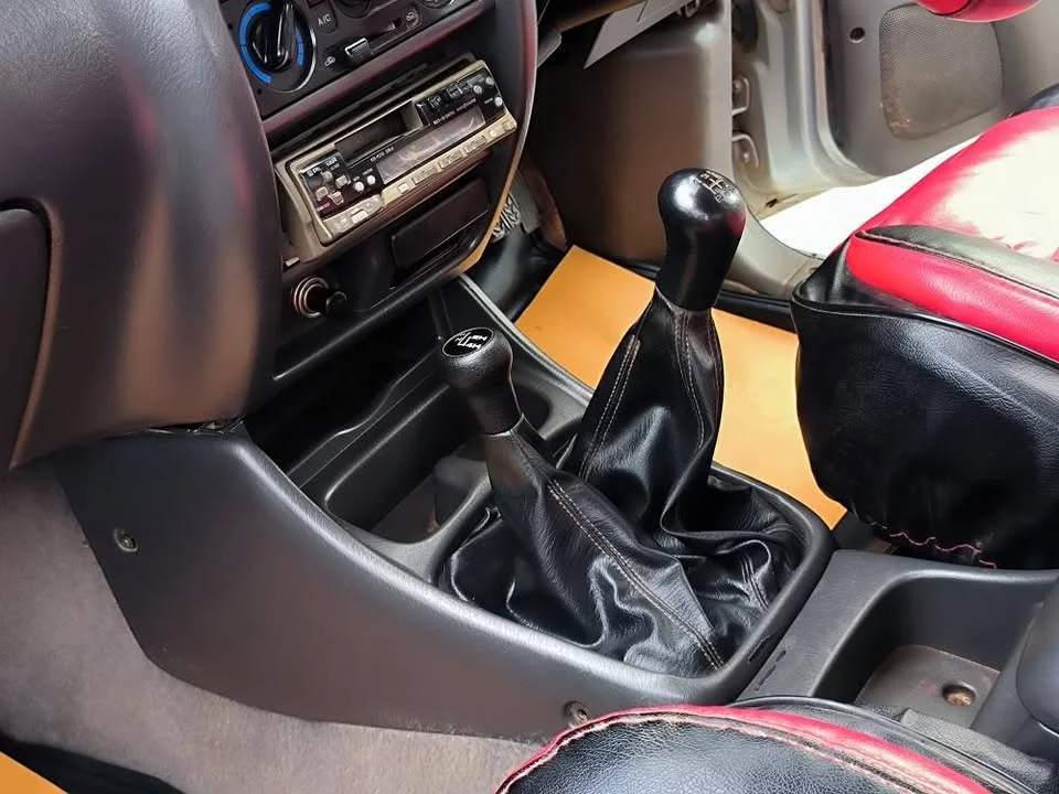 2000 Mazda 2500 Fighter V 2