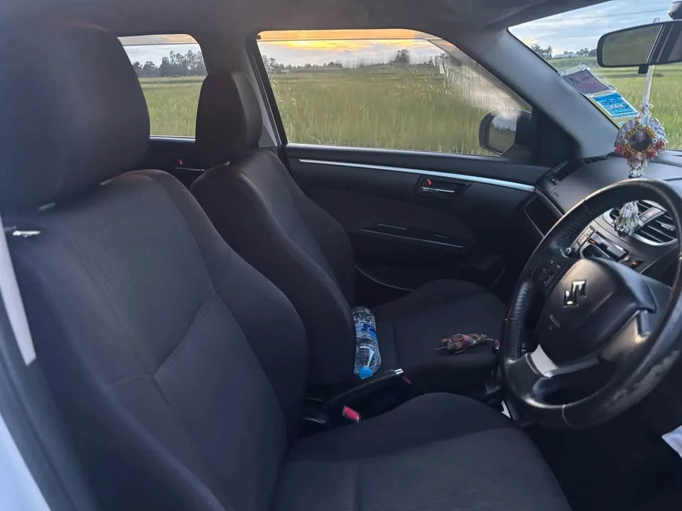 2012 Suzuki Swift II 2