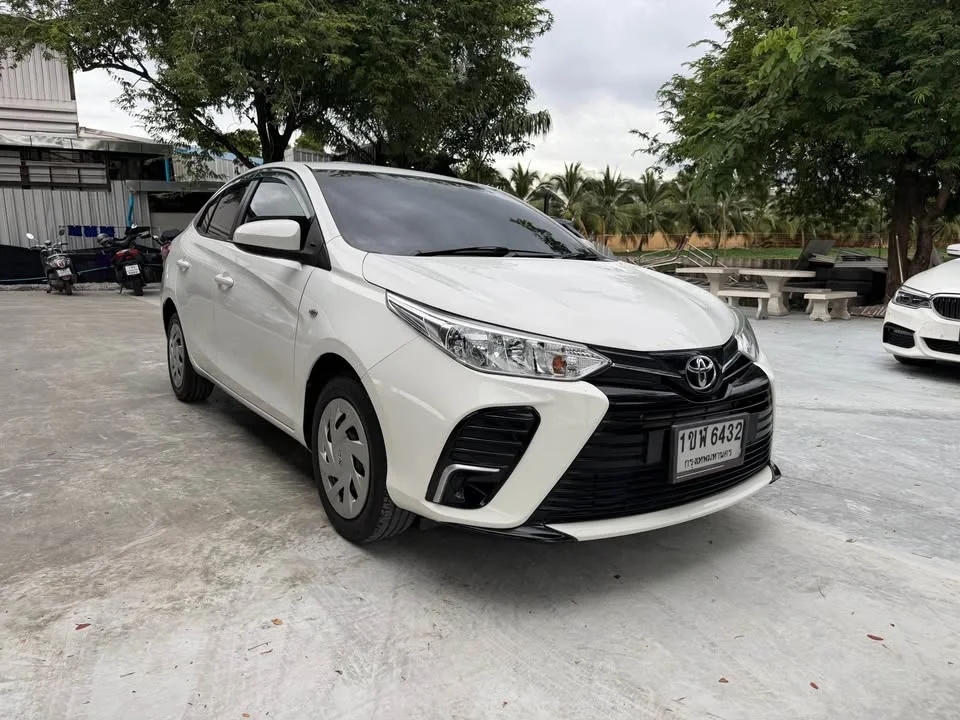 2022 Toyota Yaris ATIV III 3