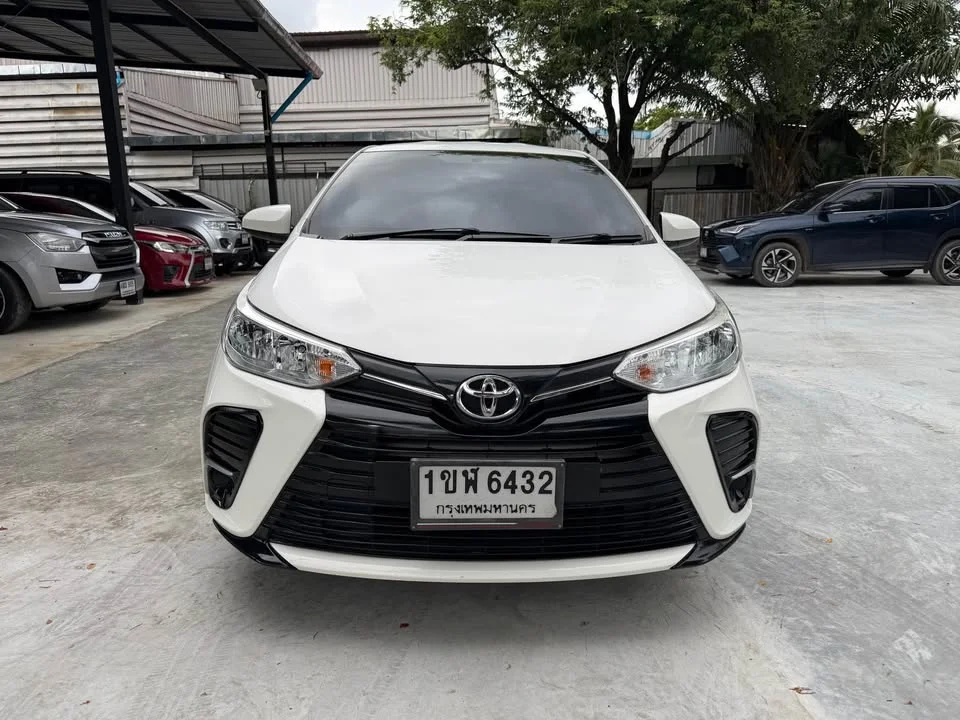 2022 Toyota Yaris ATIV III 2