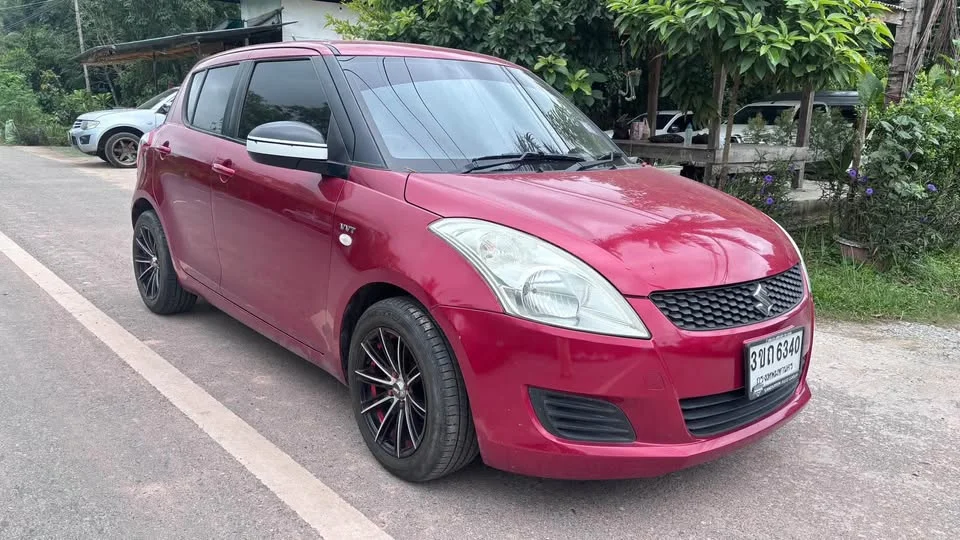 2015 Suzuki Swift II 2