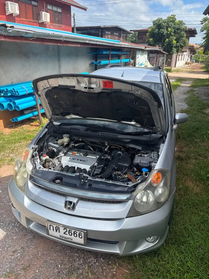 2004 Honda Stream I 3