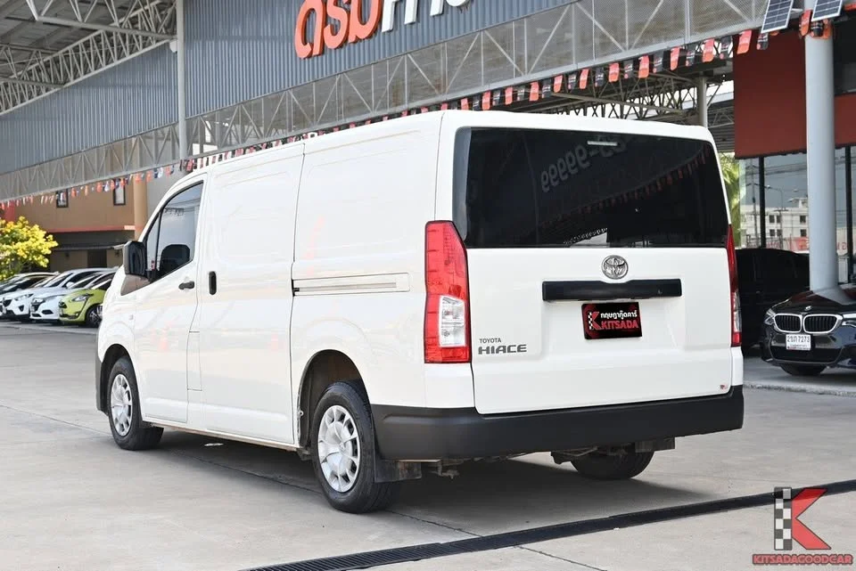 2022 Toyota HiAce VI (H300) 2