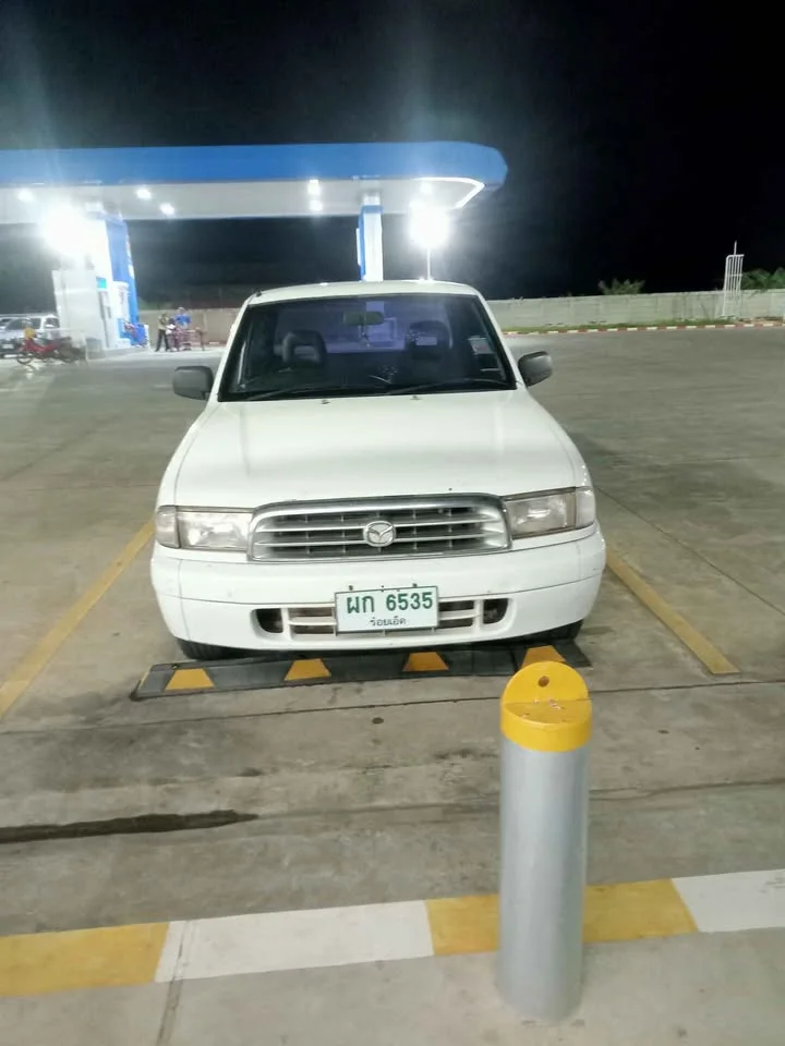 2003 Mazda 2500 Fighter V 2
