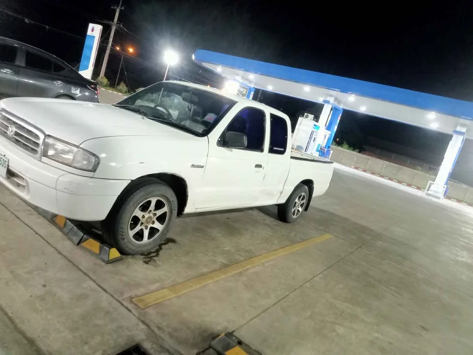 2003 Mazda 2500 Fighter V 3