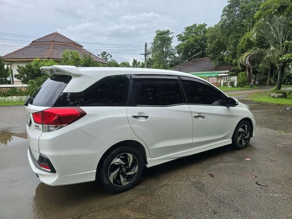 2015 Honda Mobilio II 3