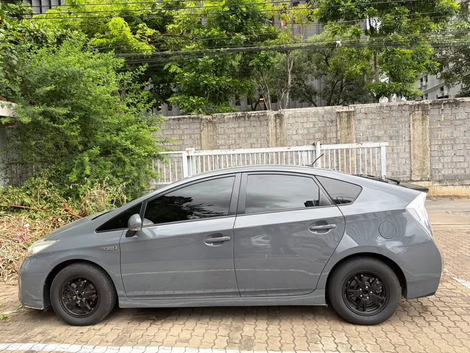 2015 Toyota Prius III 3