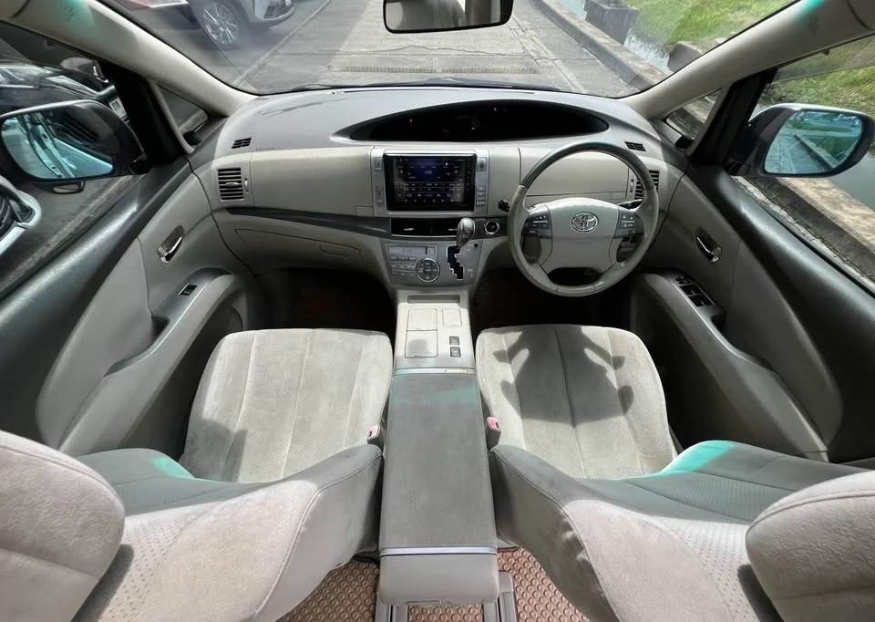 2008 Toyota Estima III 2