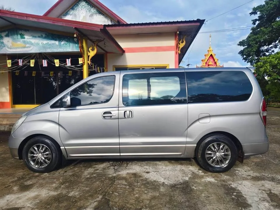2012 Hyundai H-1 II 2