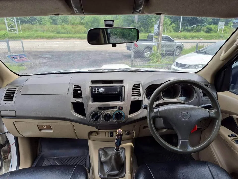 2010 Toyota Hilux VII 2