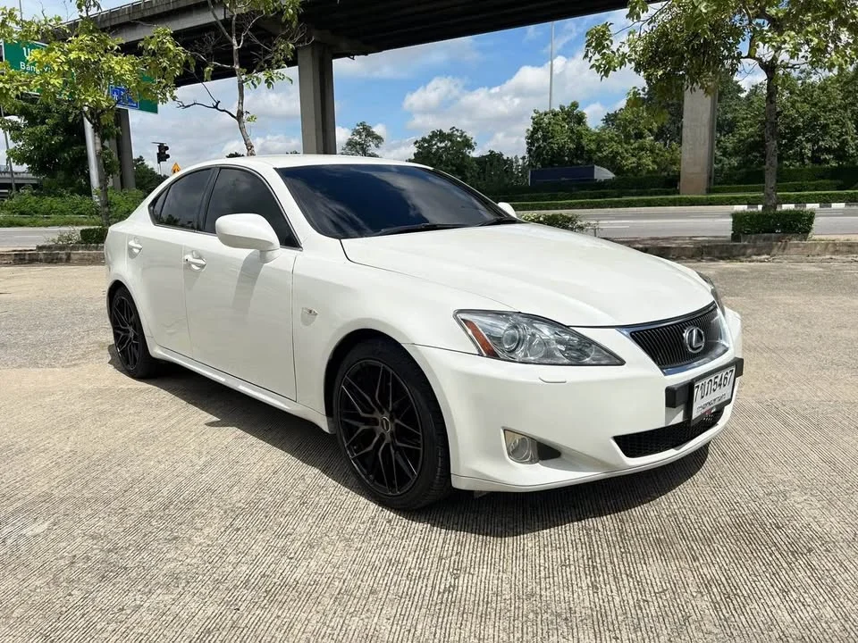 2006 Lexus IS II 3