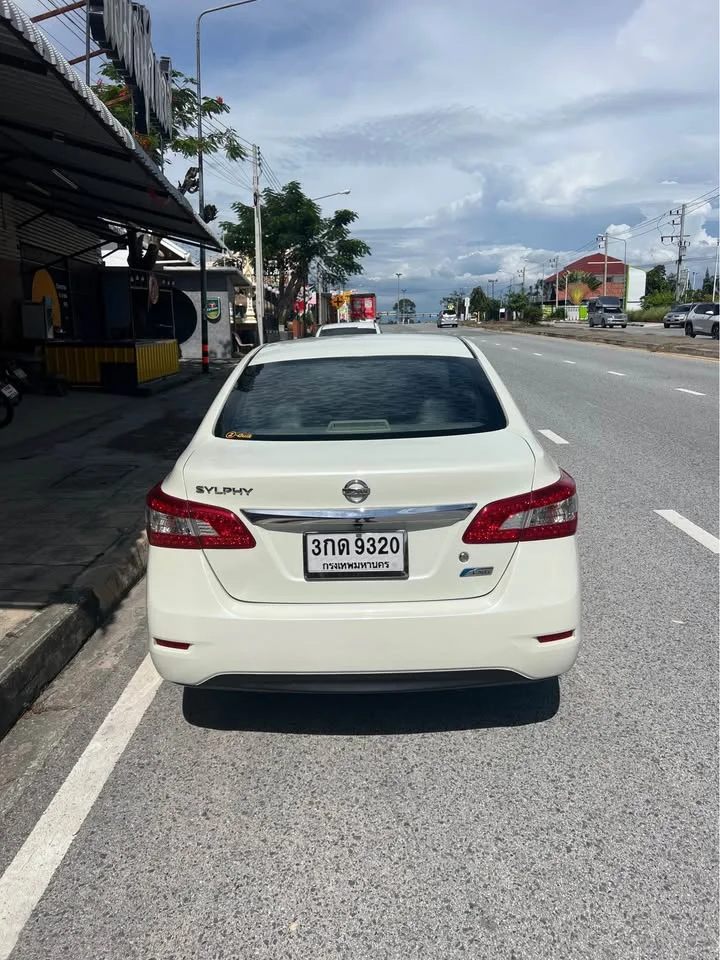 2014 Nissan Sylphy III (B17) 3