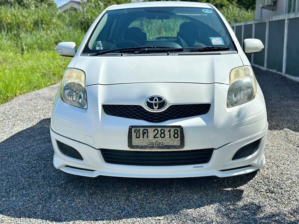 2010 Toyota Yaris II 3