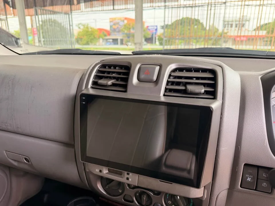 2006 Isuzu MU-7 3