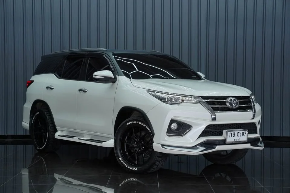 2017 Toyota Fortuner II 2