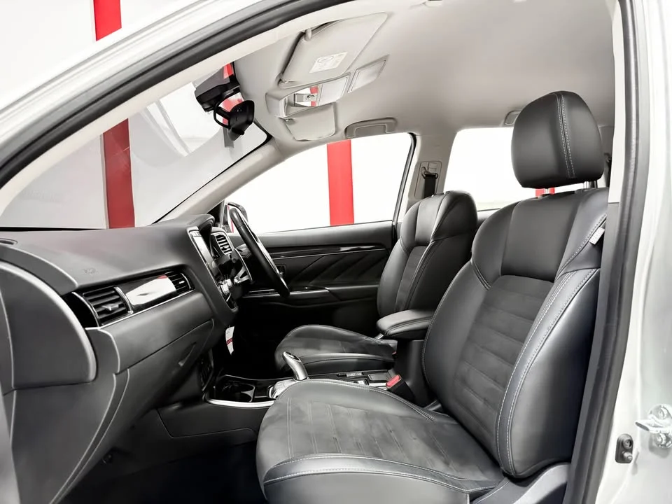 2020 Mitsubishi Outlander III 2