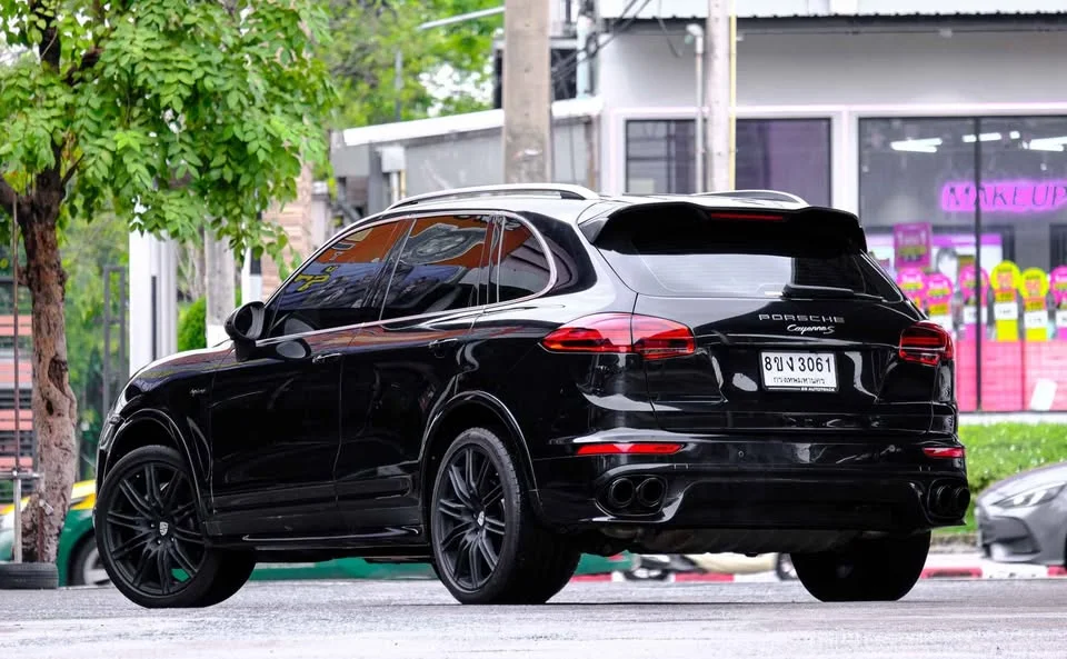 2010 Porsche Cayenne II 2