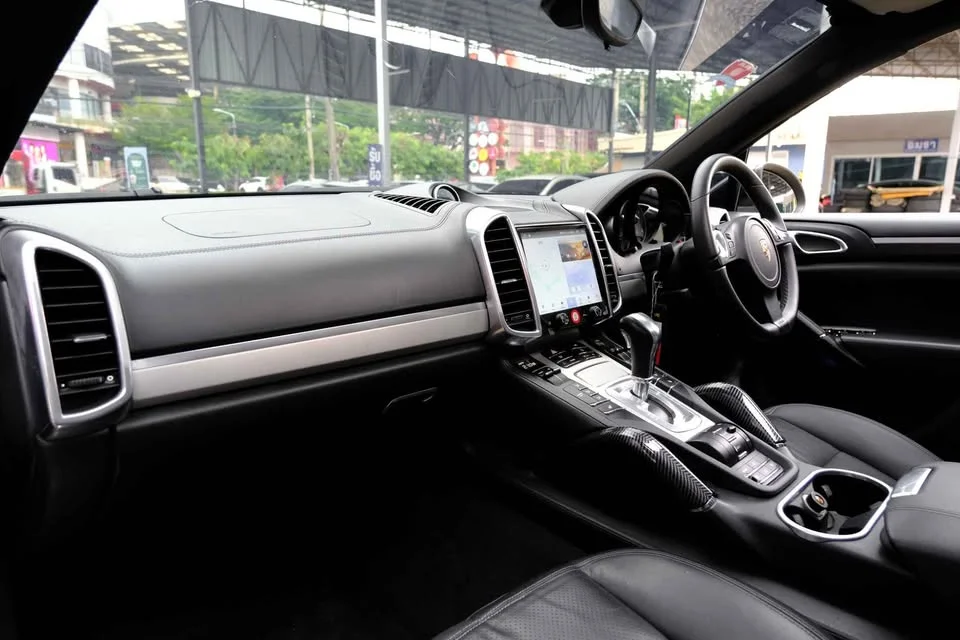 2010 Porsche Cayenne II 3