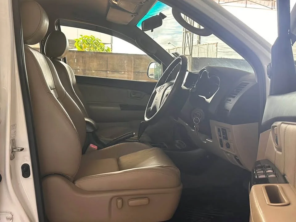2013 Toyota Fortuner I 3