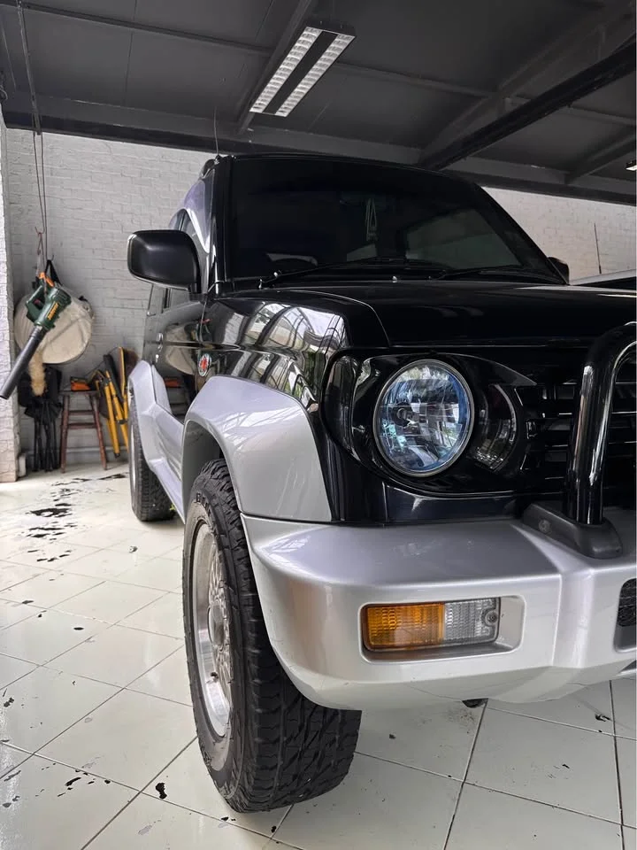 1990 Mitsubishi Pajero Junior 2