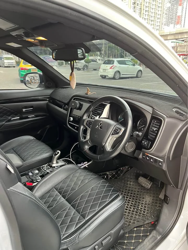 2020 Mitsubishi Outlander III 2