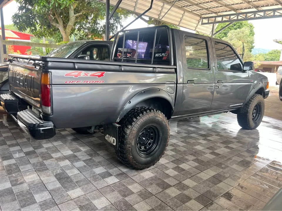 2027 Nissan Big M D21 3