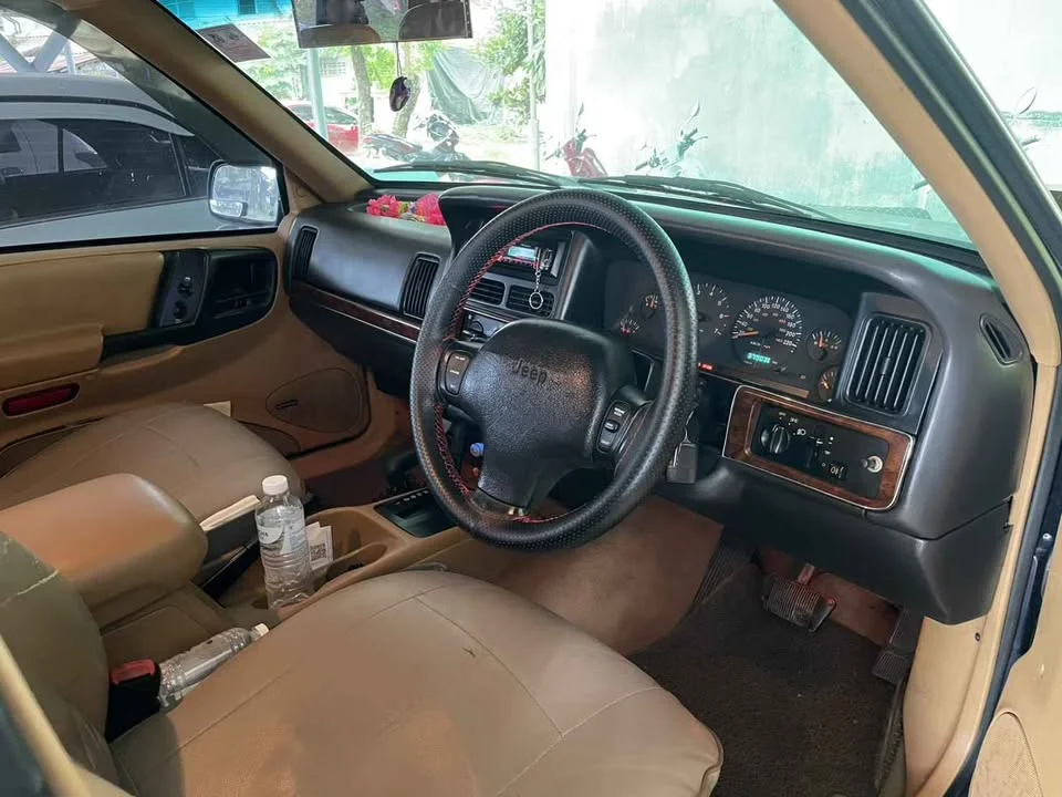 1997 Jeep Grand Cherokee ZJ 2