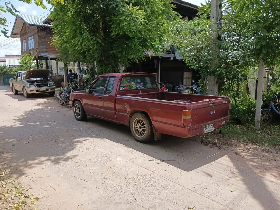 1995 Mitsubishi Triton II 3