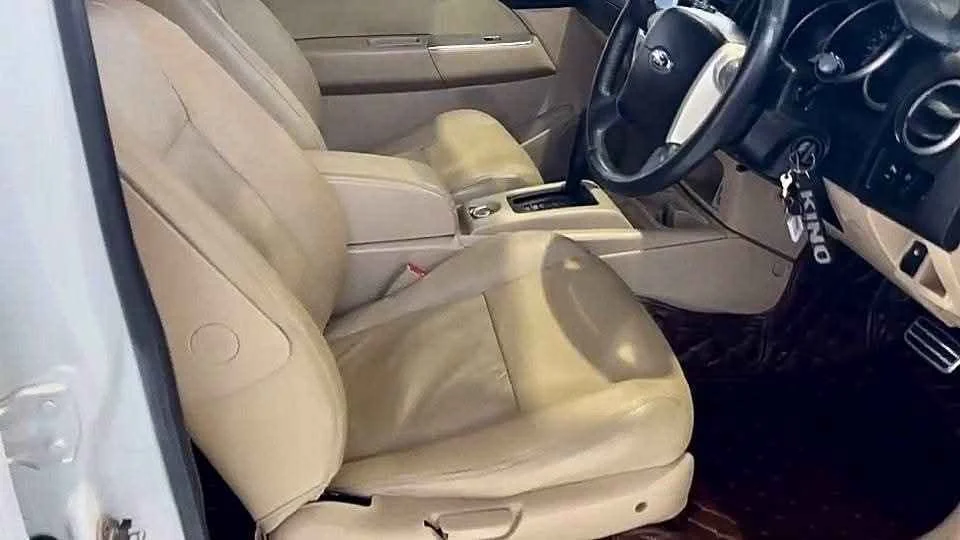 2011 Ford Everest I 3