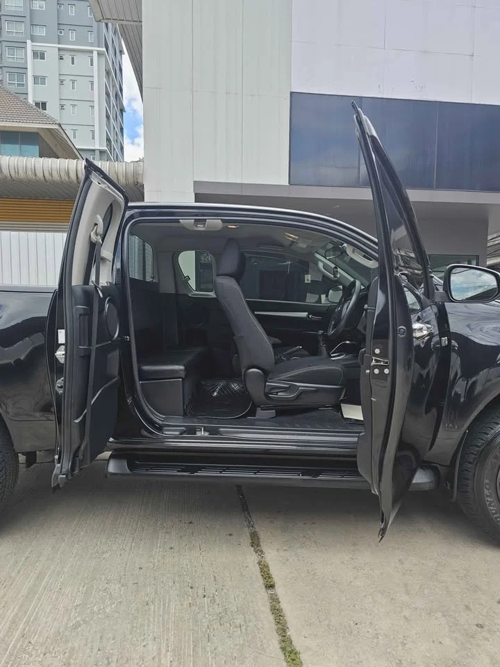 2021 Toyota Hilux VIII 2