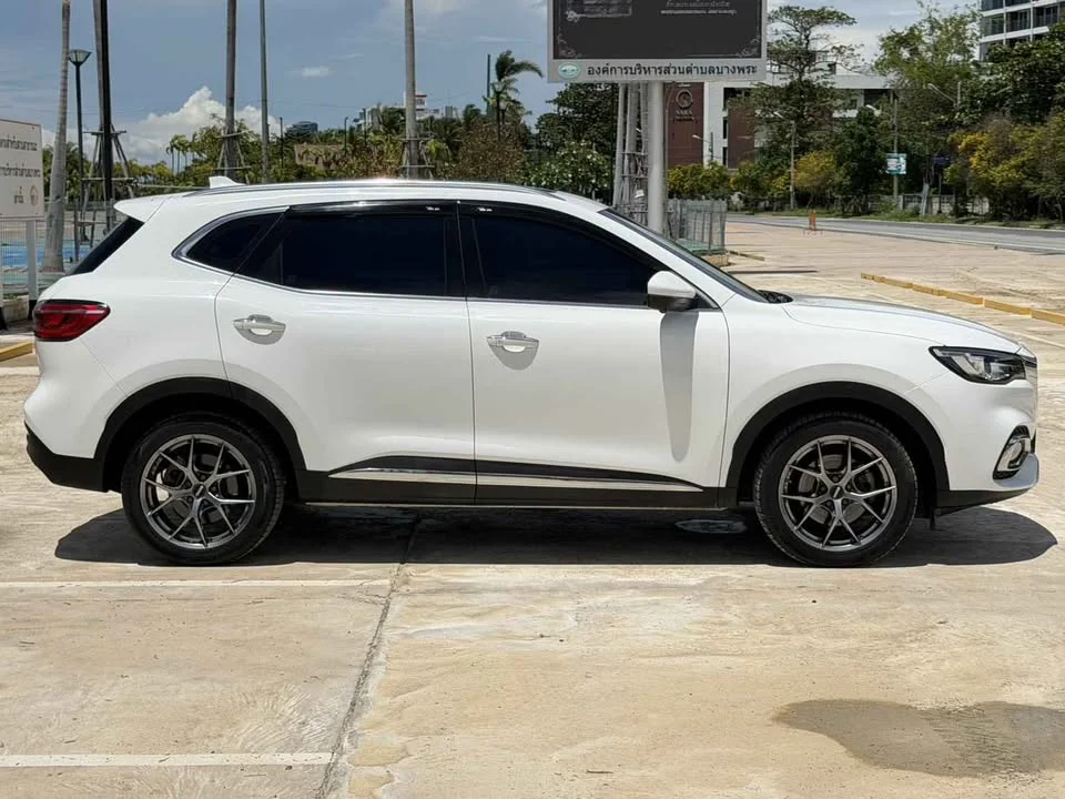 2020 MG HS 2