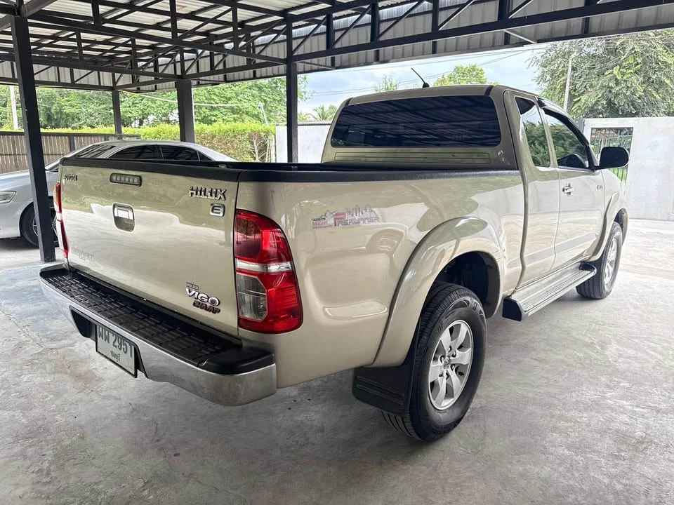 2011 Toyota Hilux VII 2