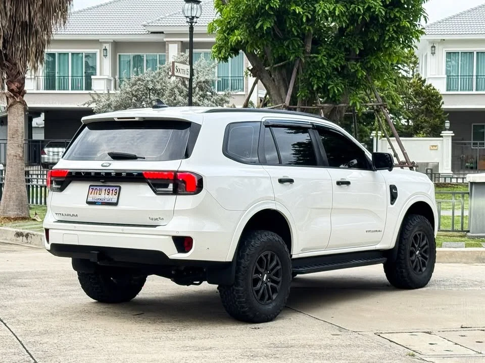 2024 Ford Everest III 2