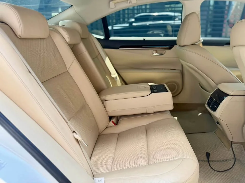 2014 Lexus ES VI 3