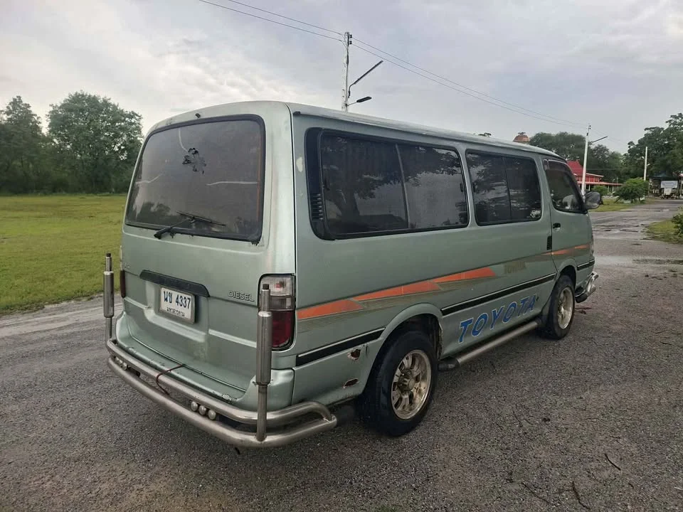 1996 Toyota Commuter IV (H100) 2