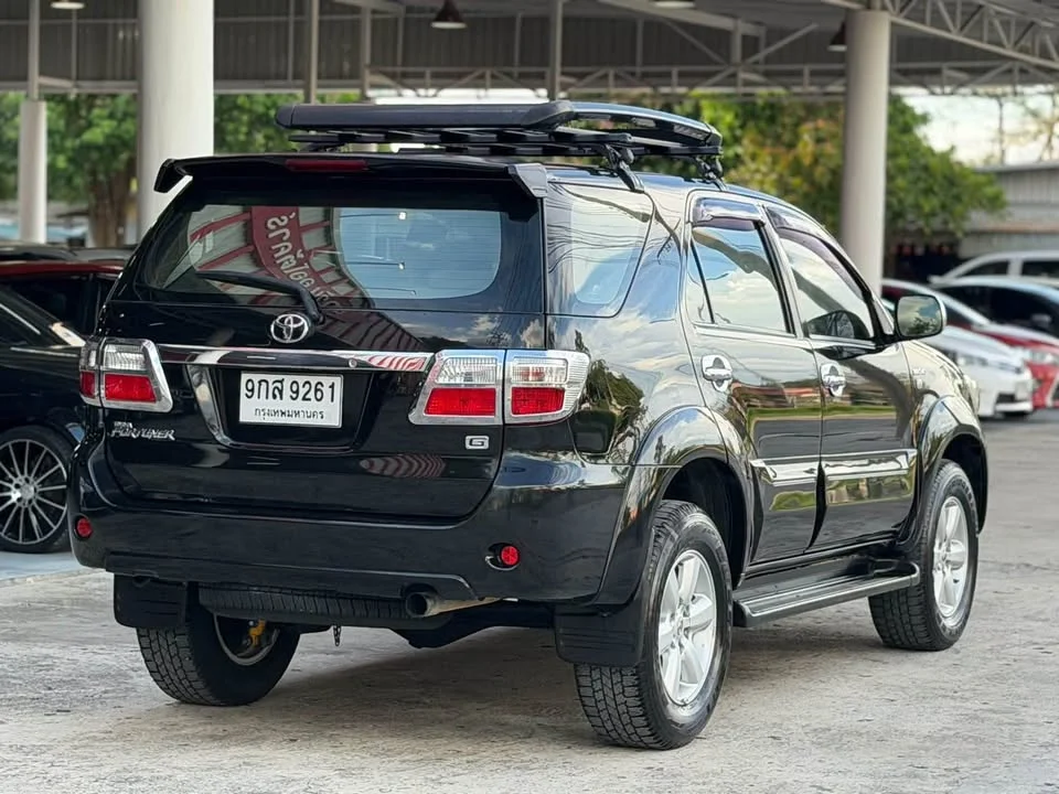 2010 Toyota Fortuner I 2