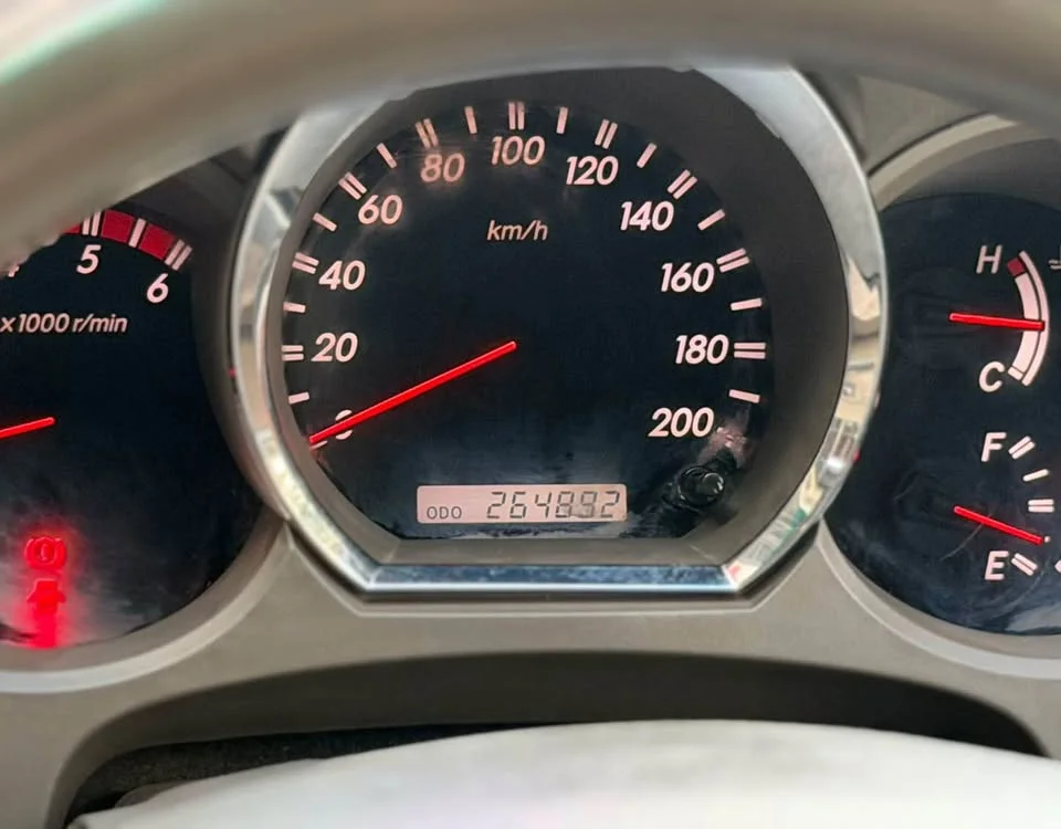 2010 Toyota Fortuner I 3