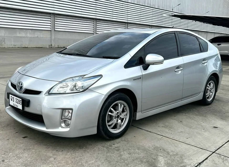 2011 Toyota Prius III 3