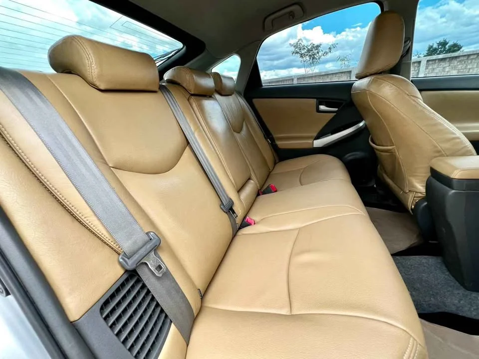 2011 Toyota Prius III 2