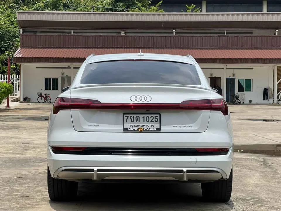 2020 Audi Q8 e-tron 3