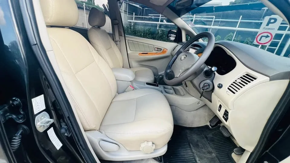 2011 Toyota Innova I 2