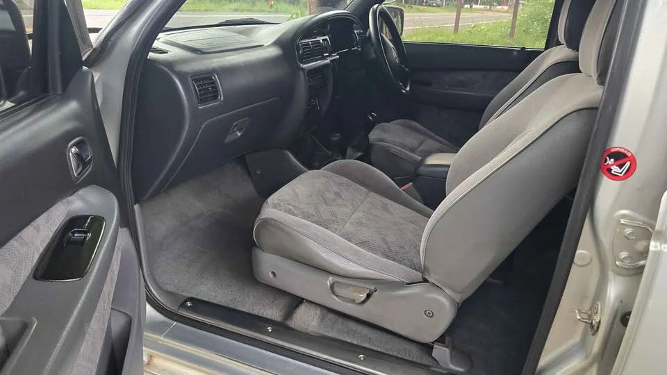 2002 Mazda 2500 Fighter V 2