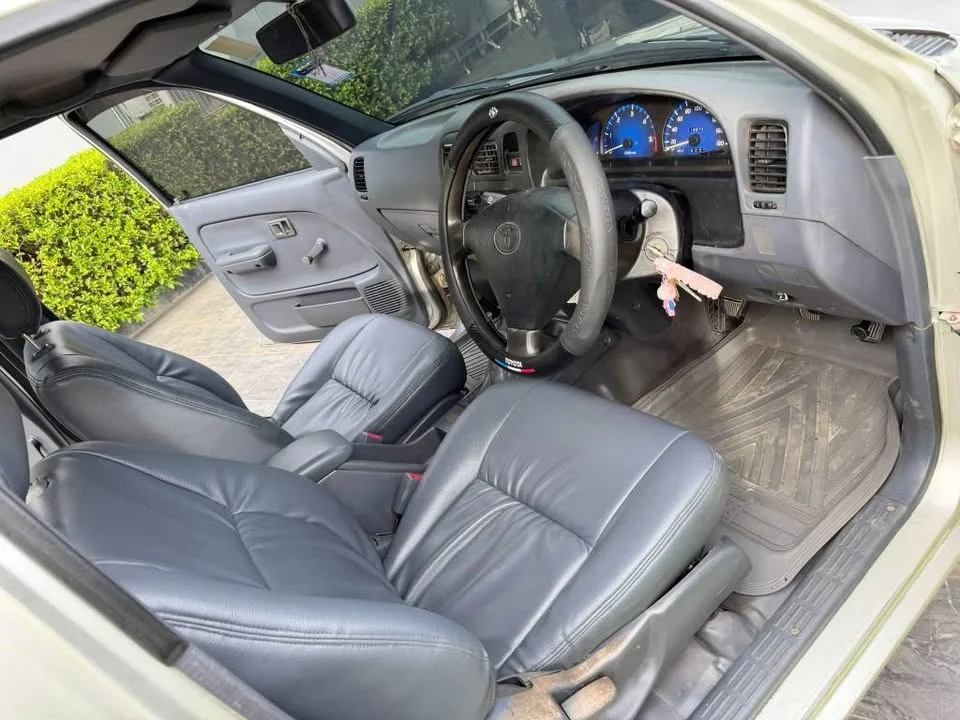 2004 Toyota Hilux Tiger VI 2