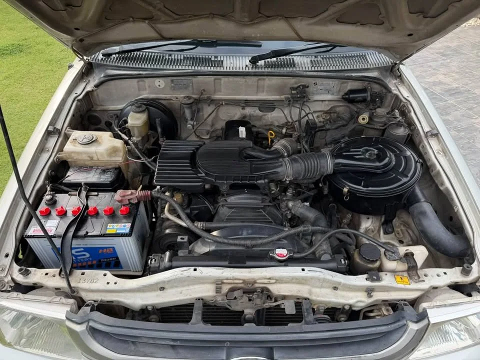 2004 Toyota Hilux Tiger VI 3