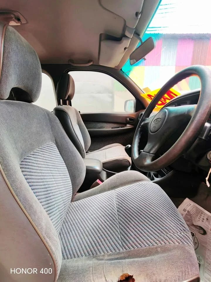 2000 Mazda 2500 Fighter V 2